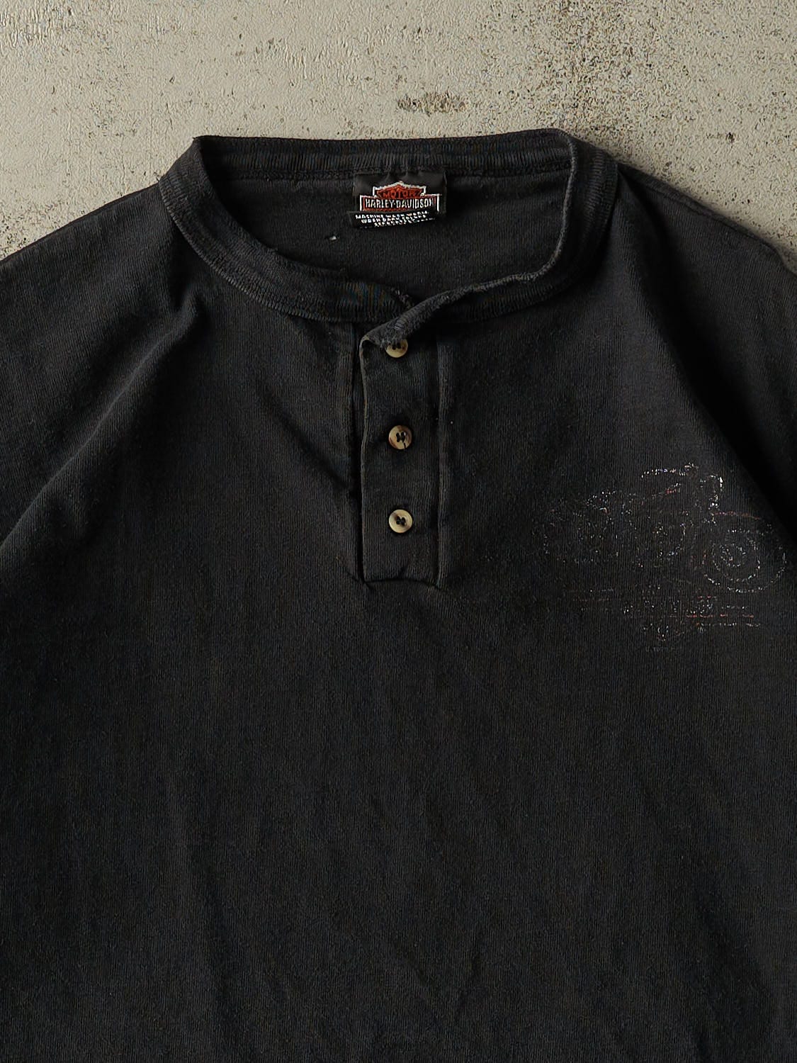 Vintage 98' Faded Black Harley Davidson Quarter Button Cropped Long Sleeve (XS)