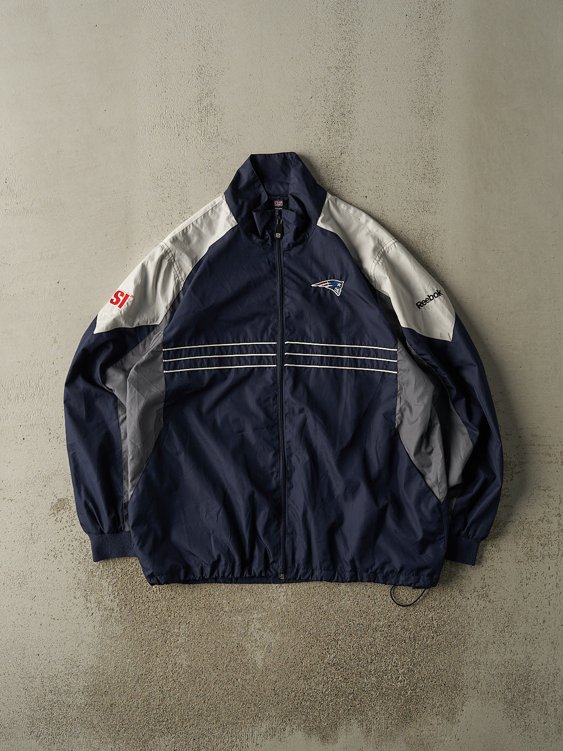 Vintage Y2K Navy Blue Embroidered New England Patriots Windbreaker Jacket (L/XL)