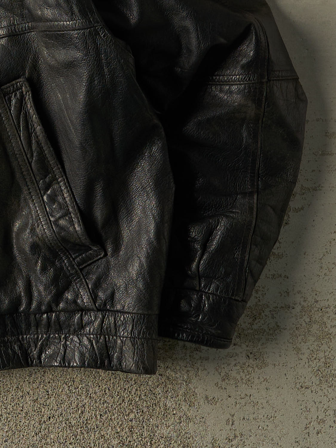 Vintage 90s Black Leather Bomber Jacket (L/XL) – Rebalance Vintage