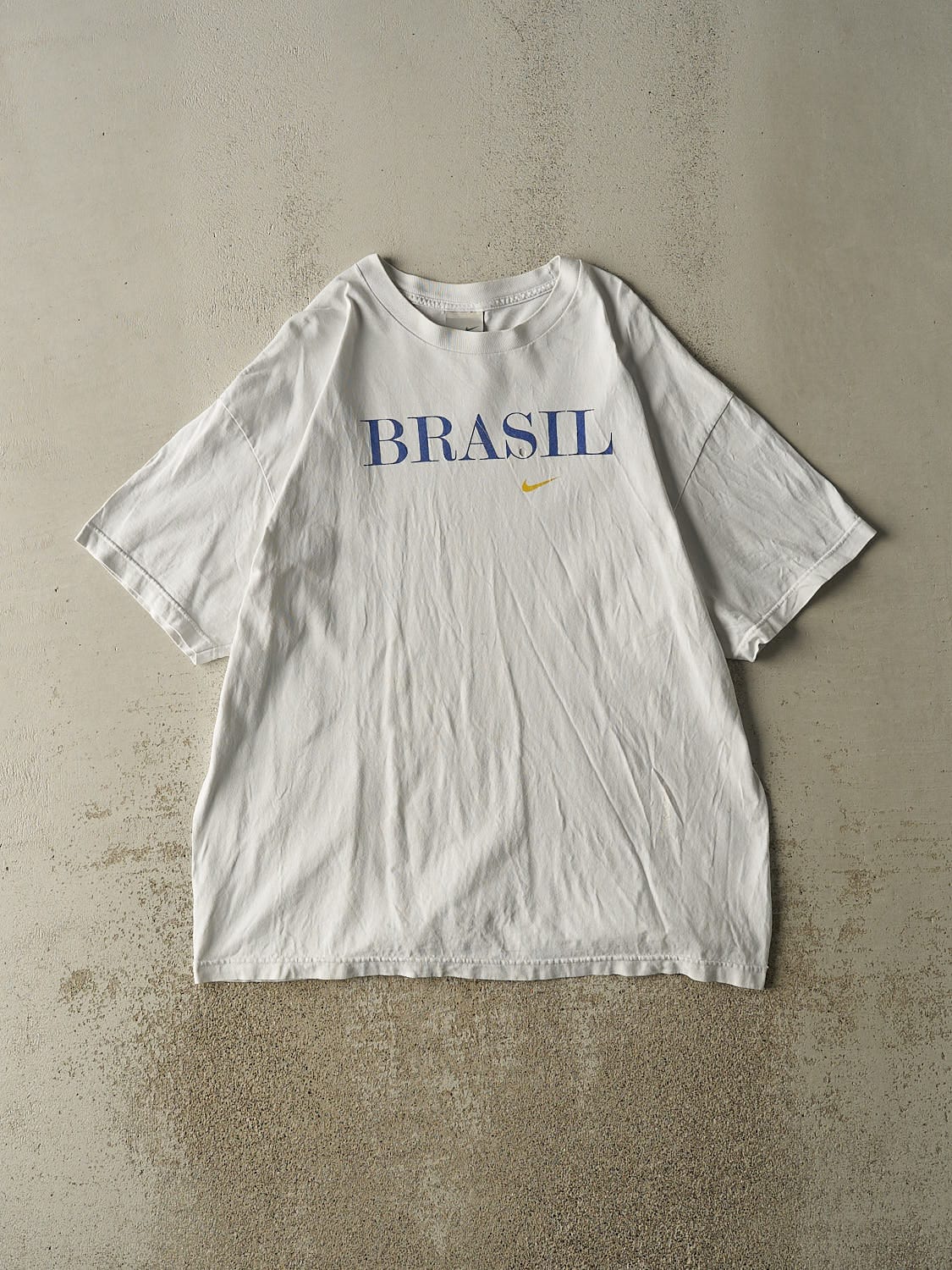 Vintage Y2K White Nike Brasil Tee (XL/XXL)