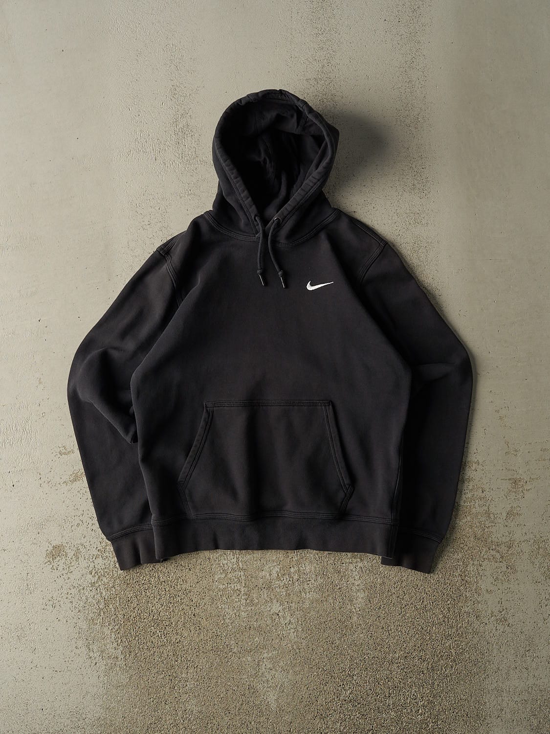 Vintage Y2K Black Nike Embroidered Hoodie (S/M)