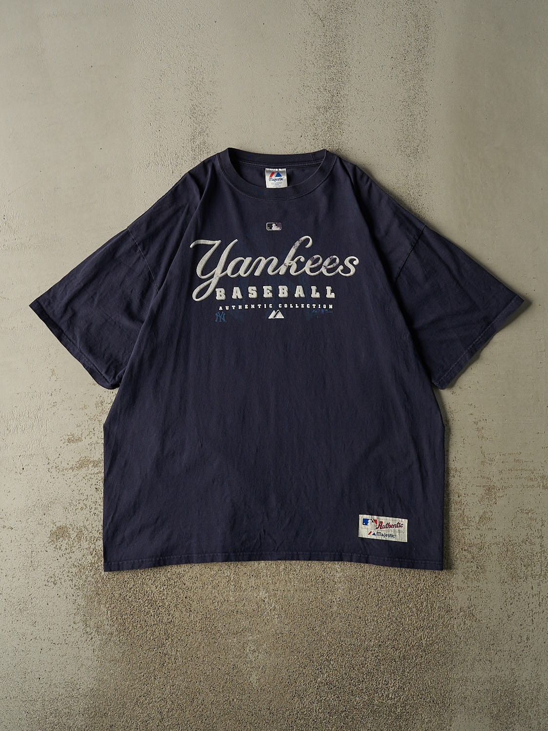 Vintage 05' Navy Blue New York Yankees Tee (XXL/XXXL)