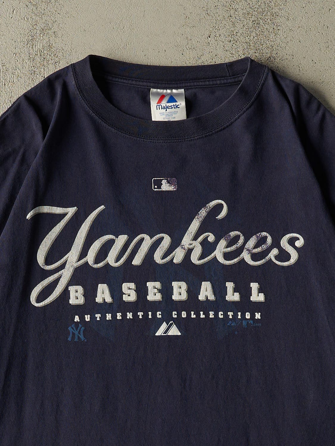 Vintage 05' Navy Blue New York Yankees Tee (XXL/XXXL)