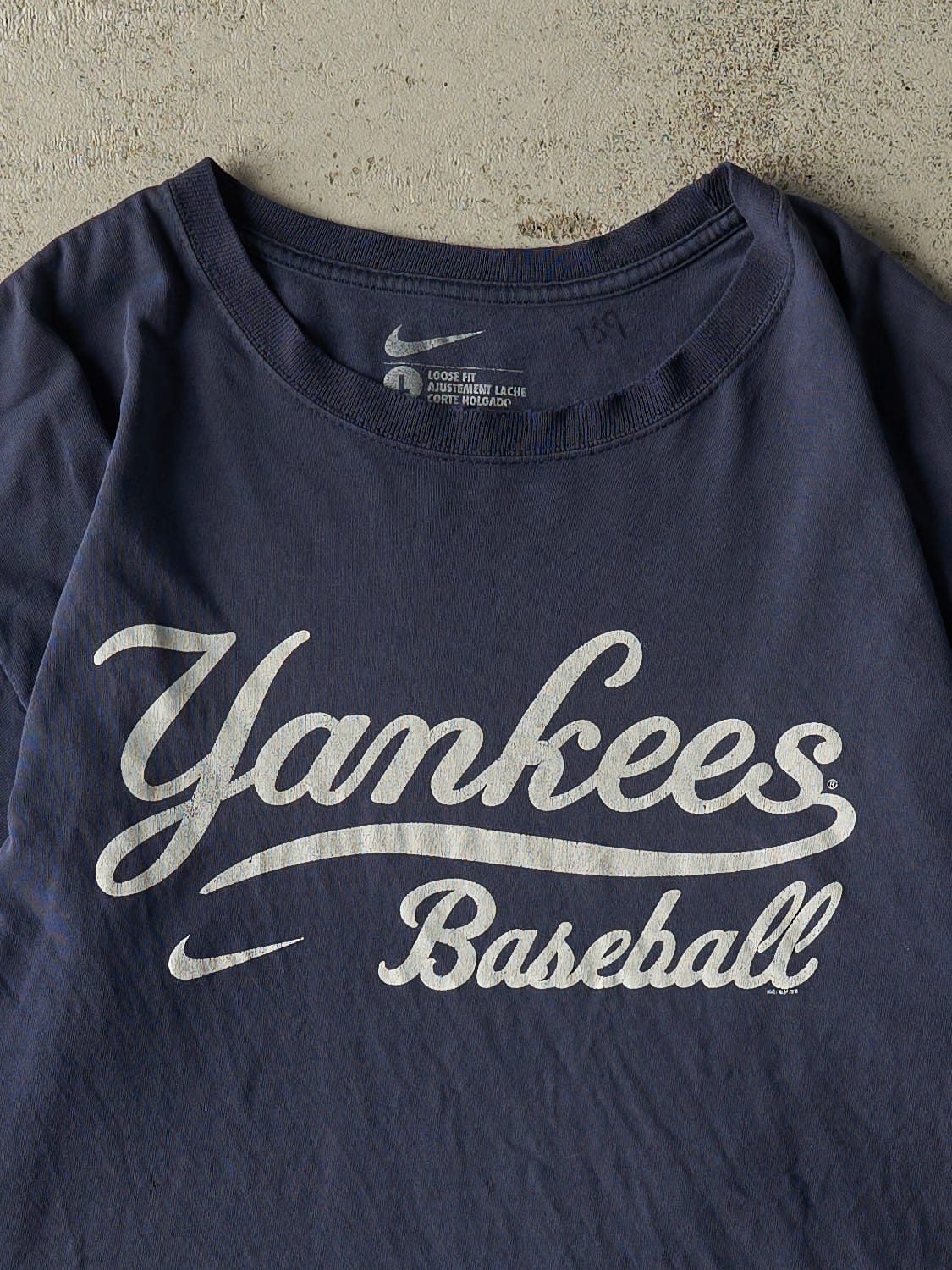 Vintage Y2K Navy Blue New York Yankees Nike Tee (L)