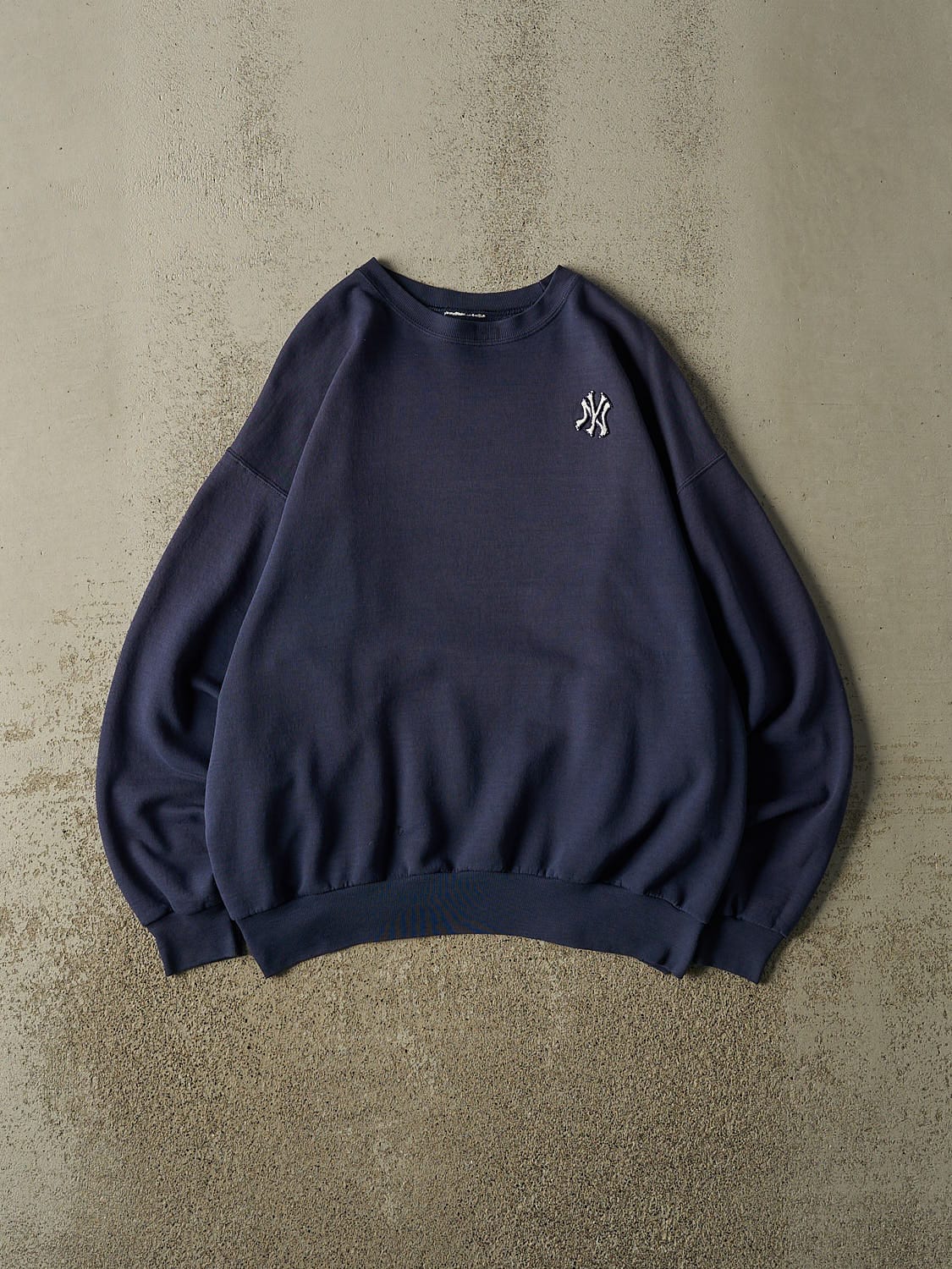 Vintage 90s Faded Navy New York Yankees Embroidered Crewneck (M/L)