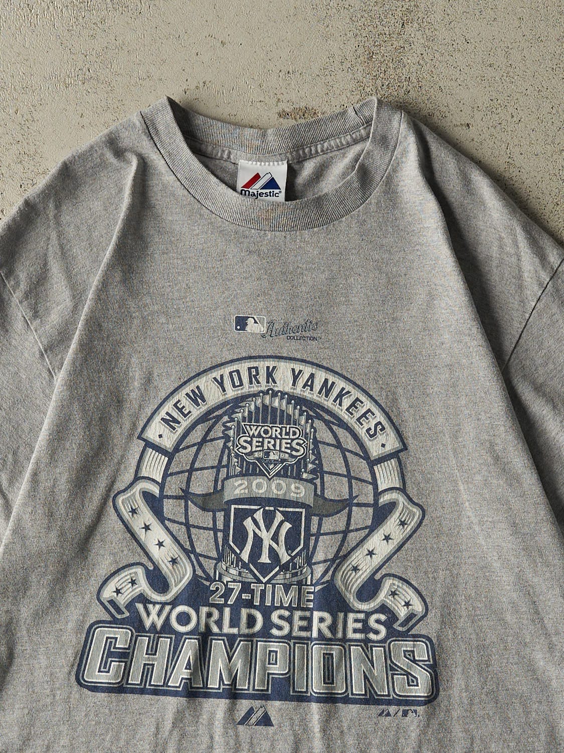 Vintage 09' Grey New York Yankees World Series Champions Tee (L)