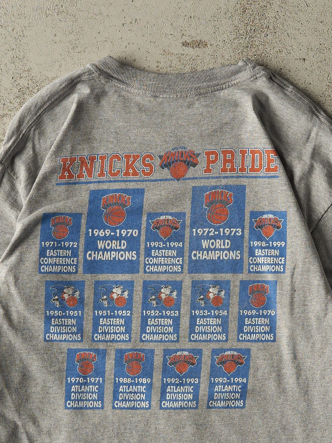 Vintage Y2K Grey New York Knicks Long Sleeve (M/L)