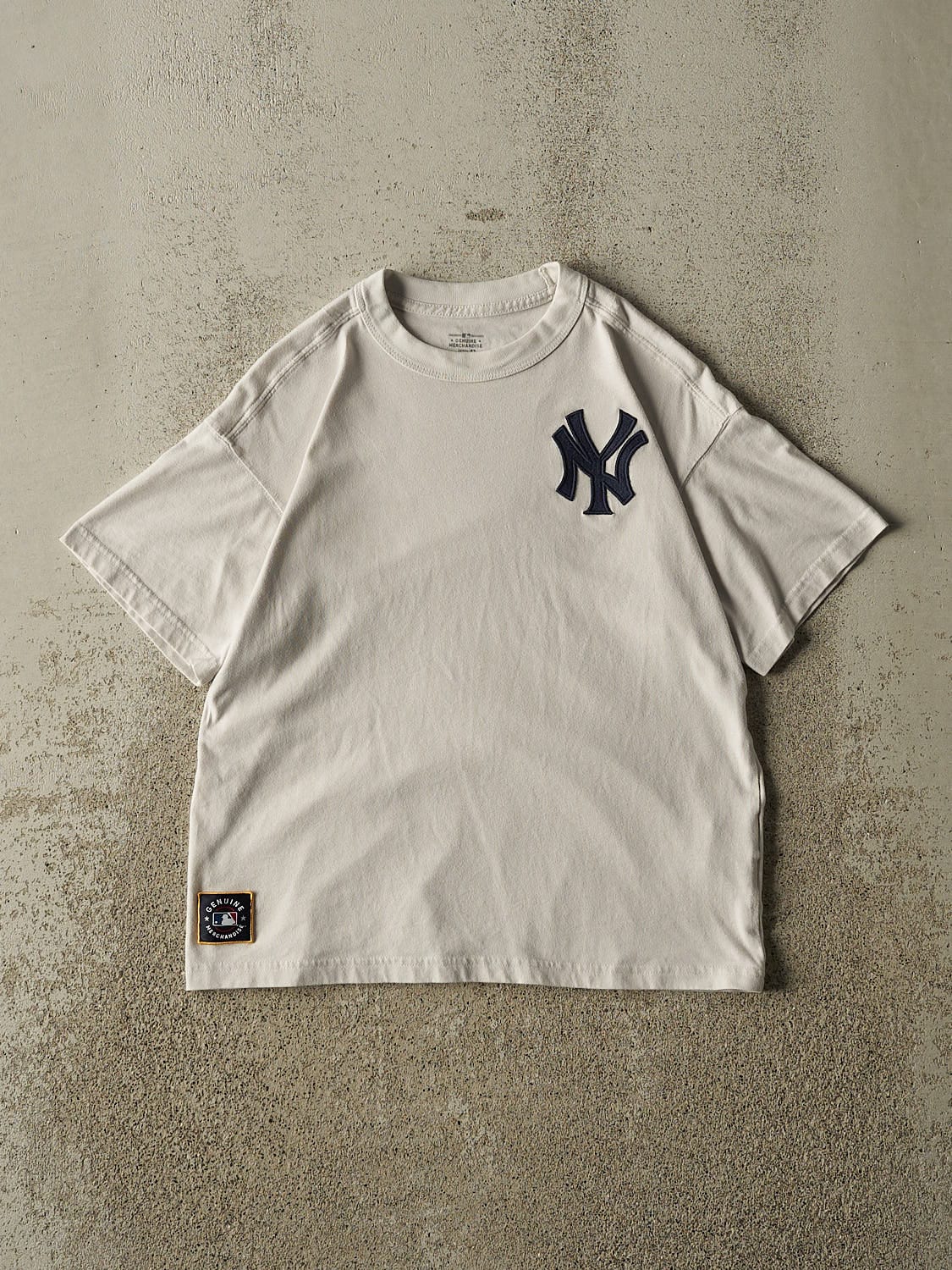 Vintage Y2K Beige New York Yankees Embroidered Tee (XS)