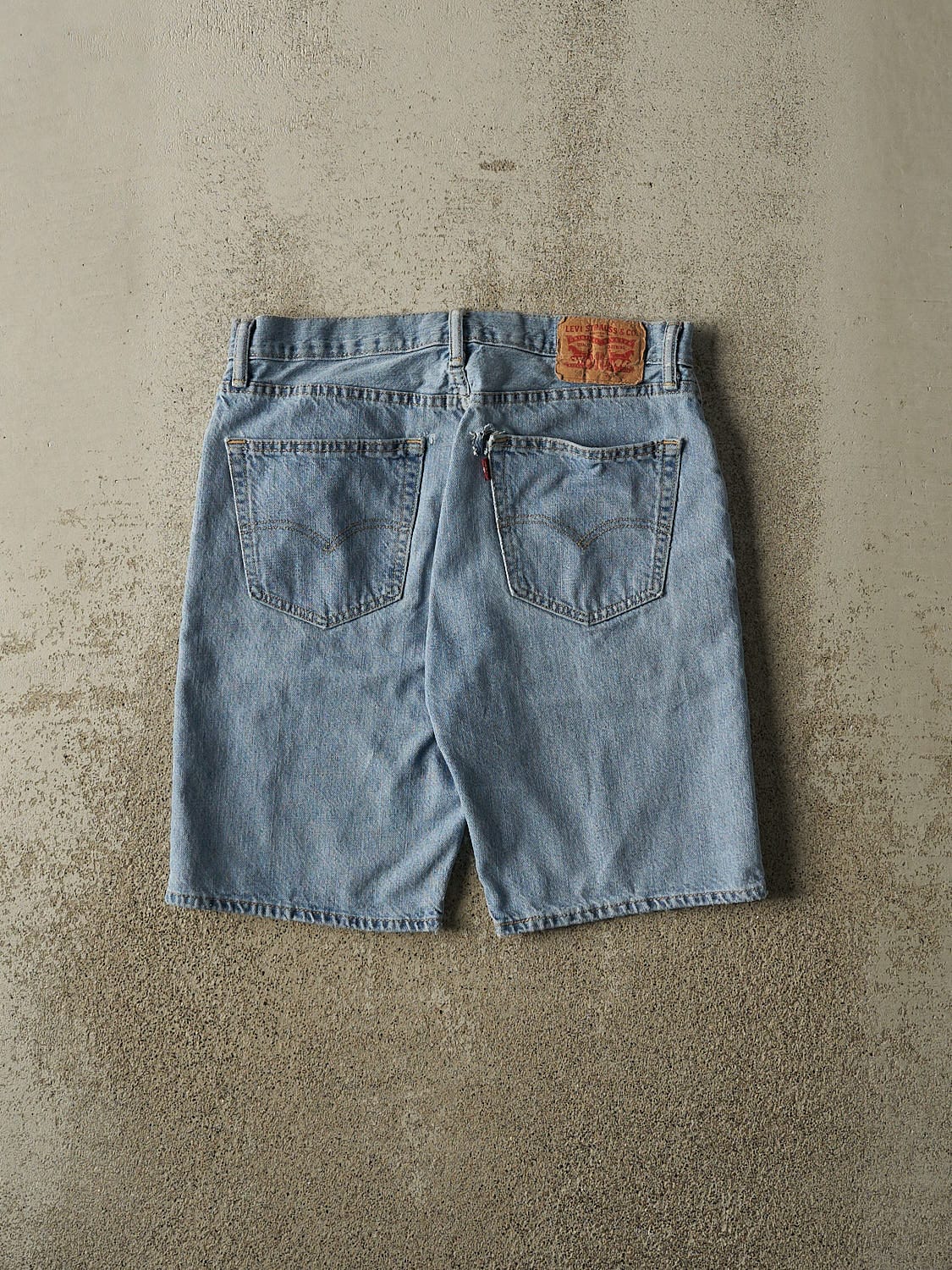 Vintage Y2K Light Wash Levi's 505 Jean Shorts (32x9.5)
