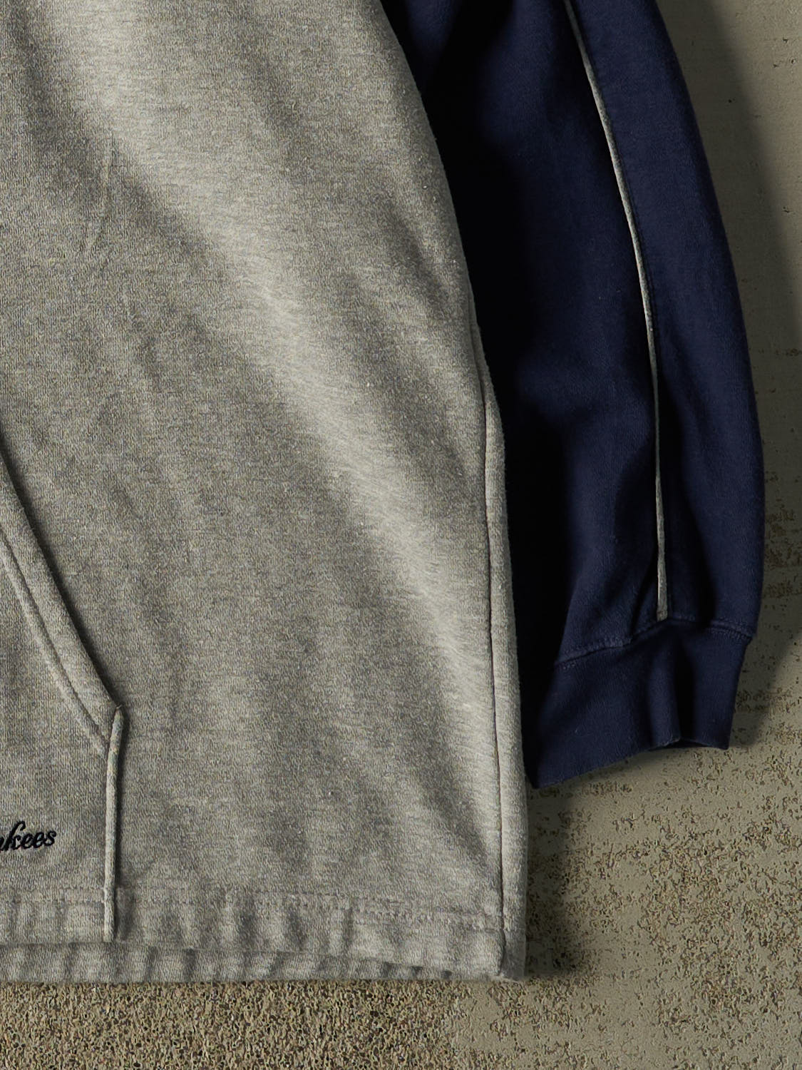 Vintage Y2K Grey New York Yankees Embroidered Hoodie (XXXL)
