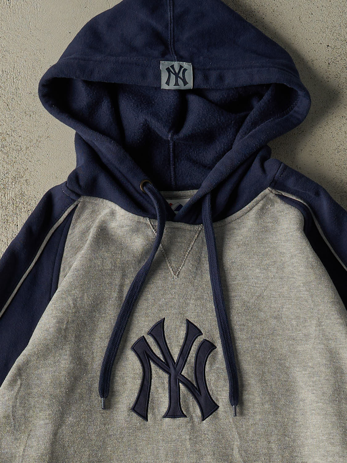 Vintage Y2K Grey New York Yankees Embroidered Hoodie (XXXL)