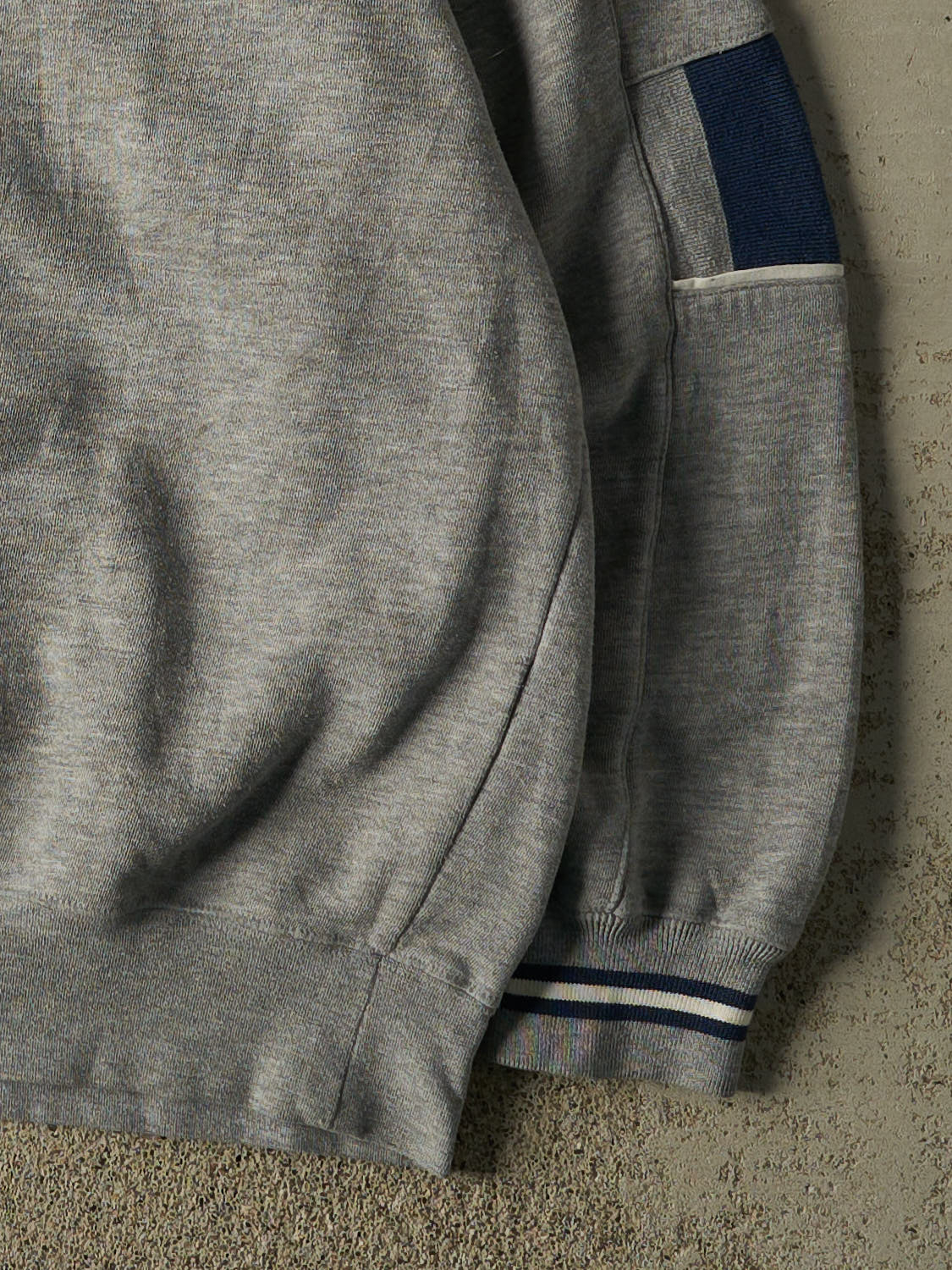 Vintage 90s Grey New York Yankees Embroidered Crewneck (XL/XXL)