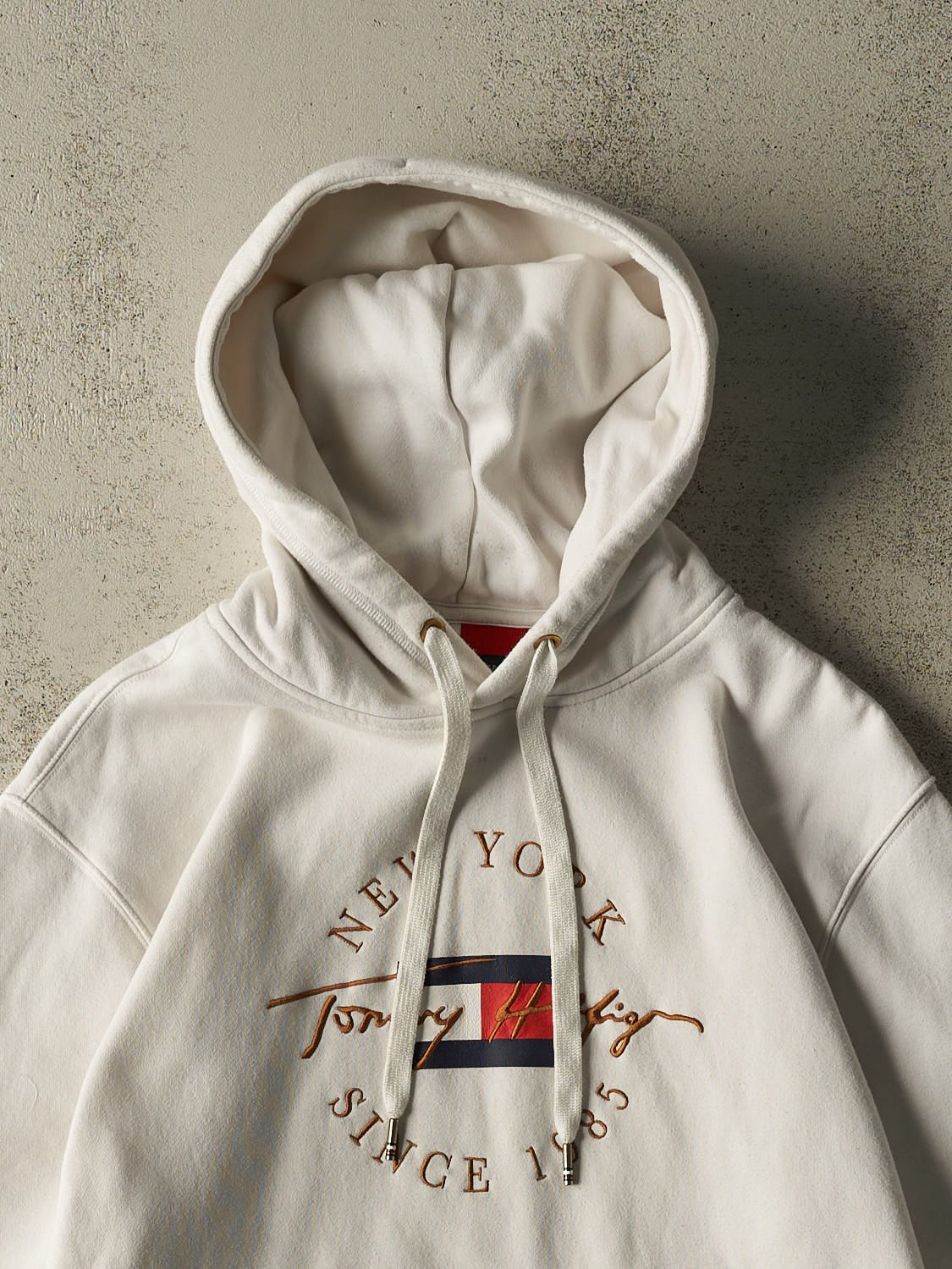 Vintage Y2K White Tommy Hilfiger New York Embroidered Hoodie (L)
