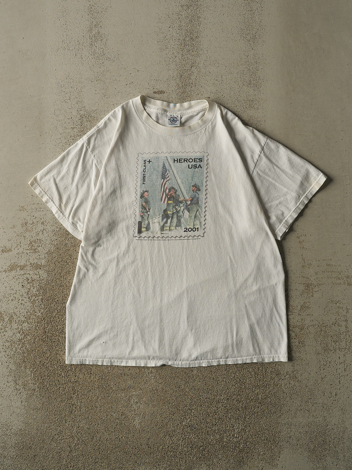 Vintage 01' White USA Heroes Fire Fighter Tee (L)