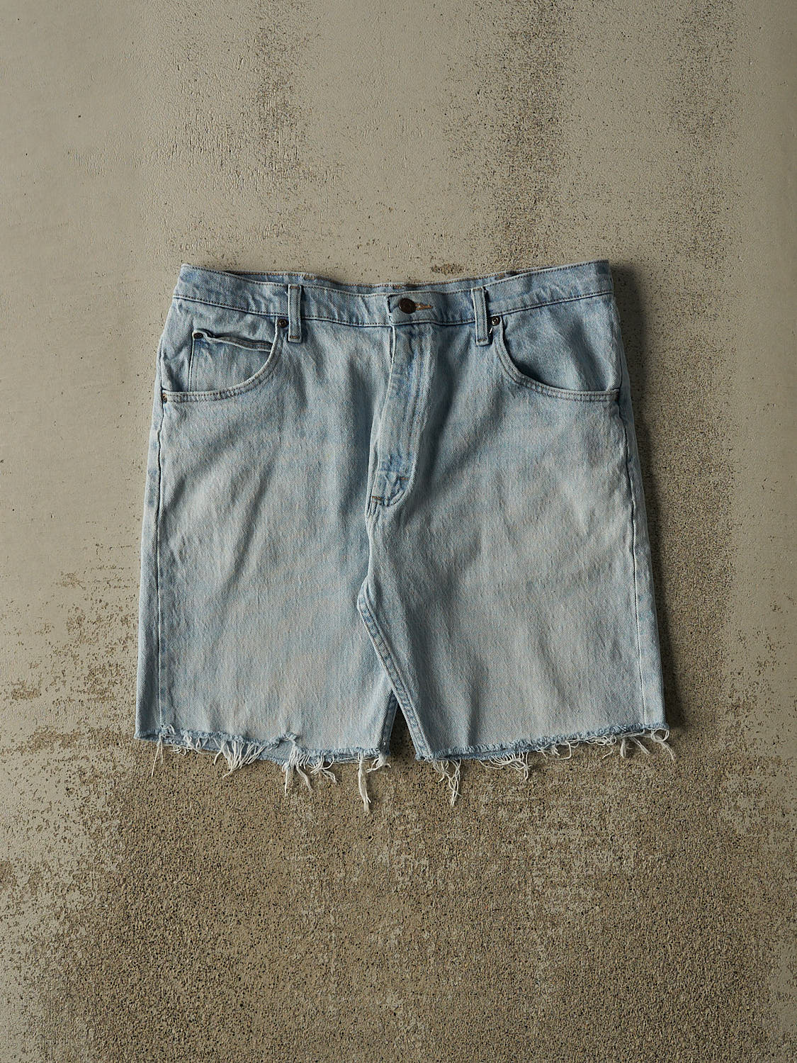 Vintage 90s Light Wash Wrangler Cut Off Jean Shorts (35x8.5)