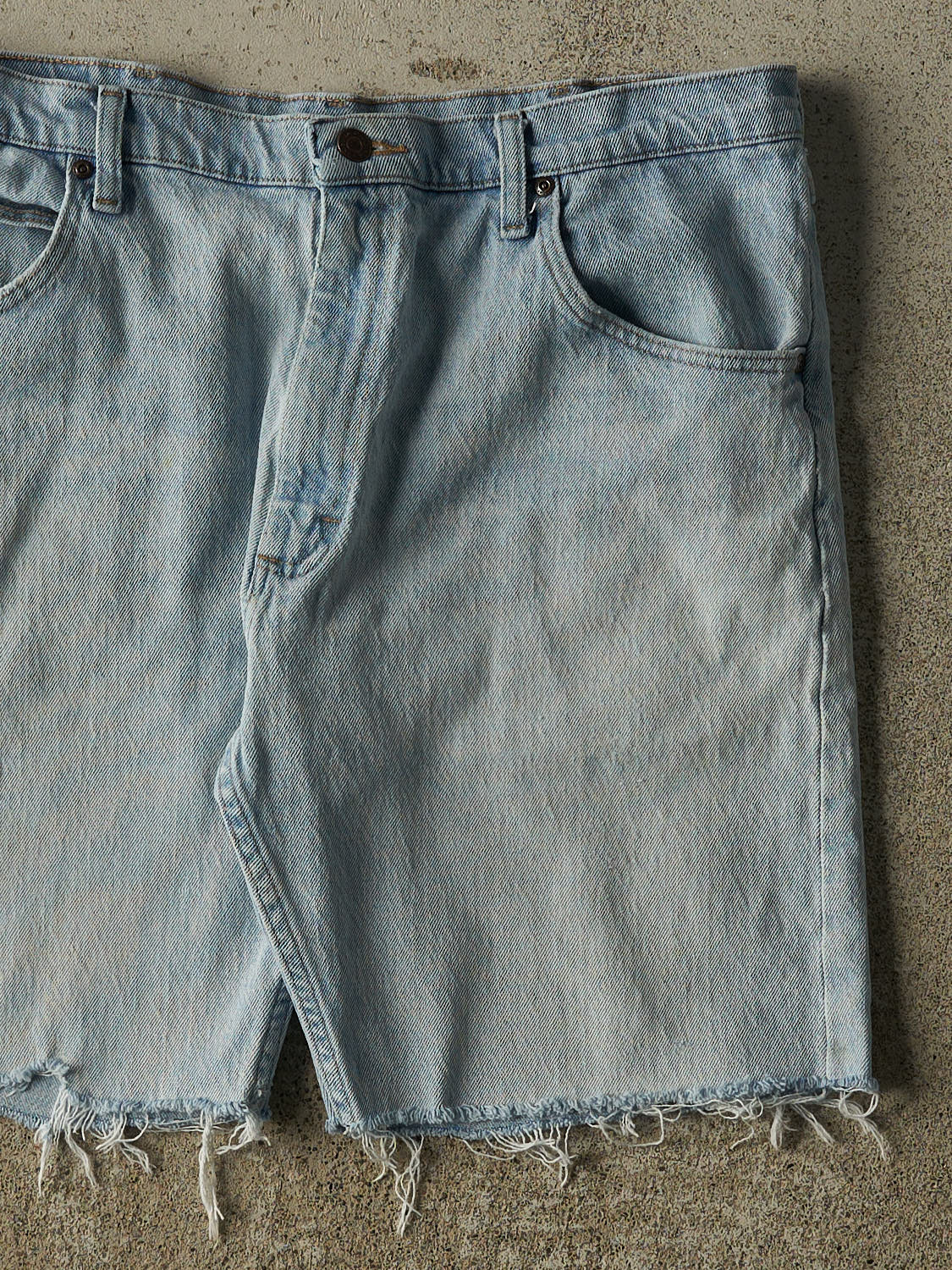 Vintage 90s Light Wash Wrangler Cut Off Jean Shorts (35x8.5)