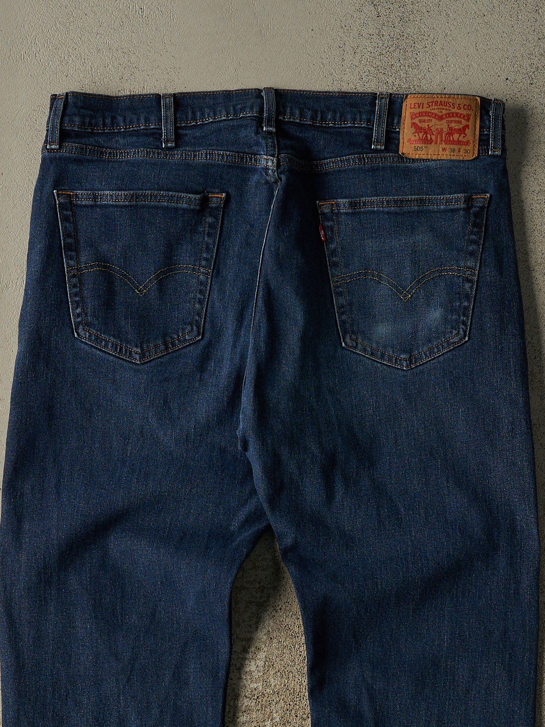 Vintage Y2K Dark Wash Levi's 505 Jeans (38x29)