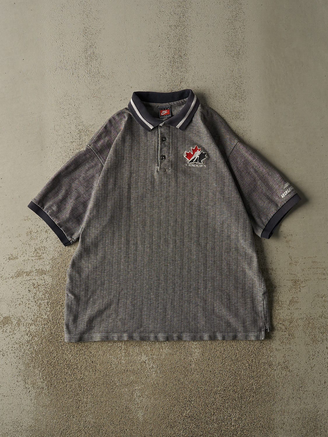 Vintage Y2K Grey Team Canada Hockey Quarter Button Tee (L/XL)