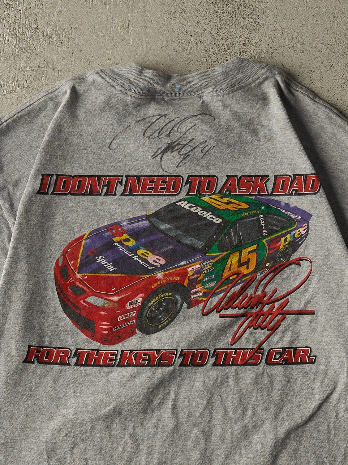 Vintage 90s Grey No Fear Nascar Racing Tee (L/XL)