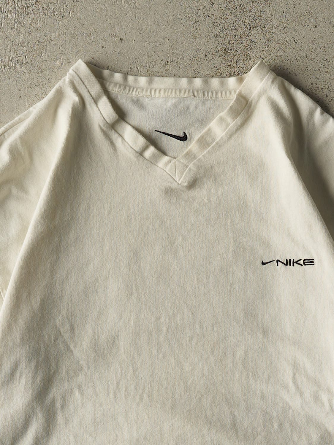 Vintage 90s White Nike Embroidered V Neck Tee (L/XL)