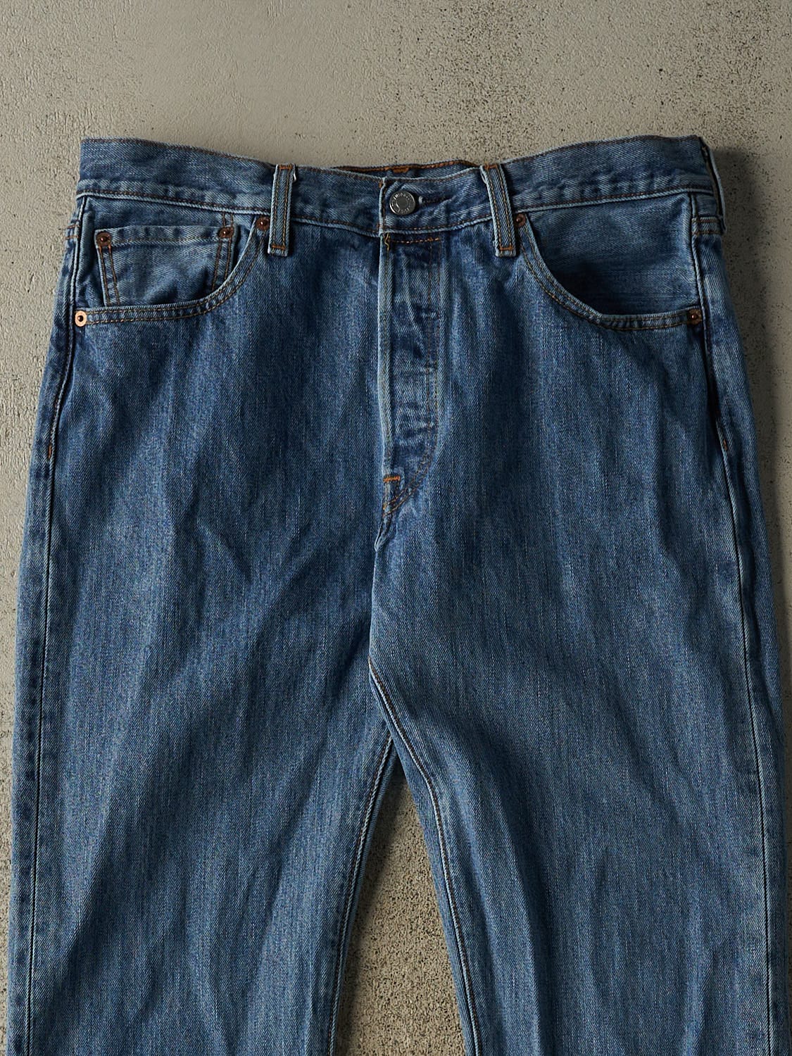Vintage Y2K Mid Wash Levi's 501 Jeans (33x33)