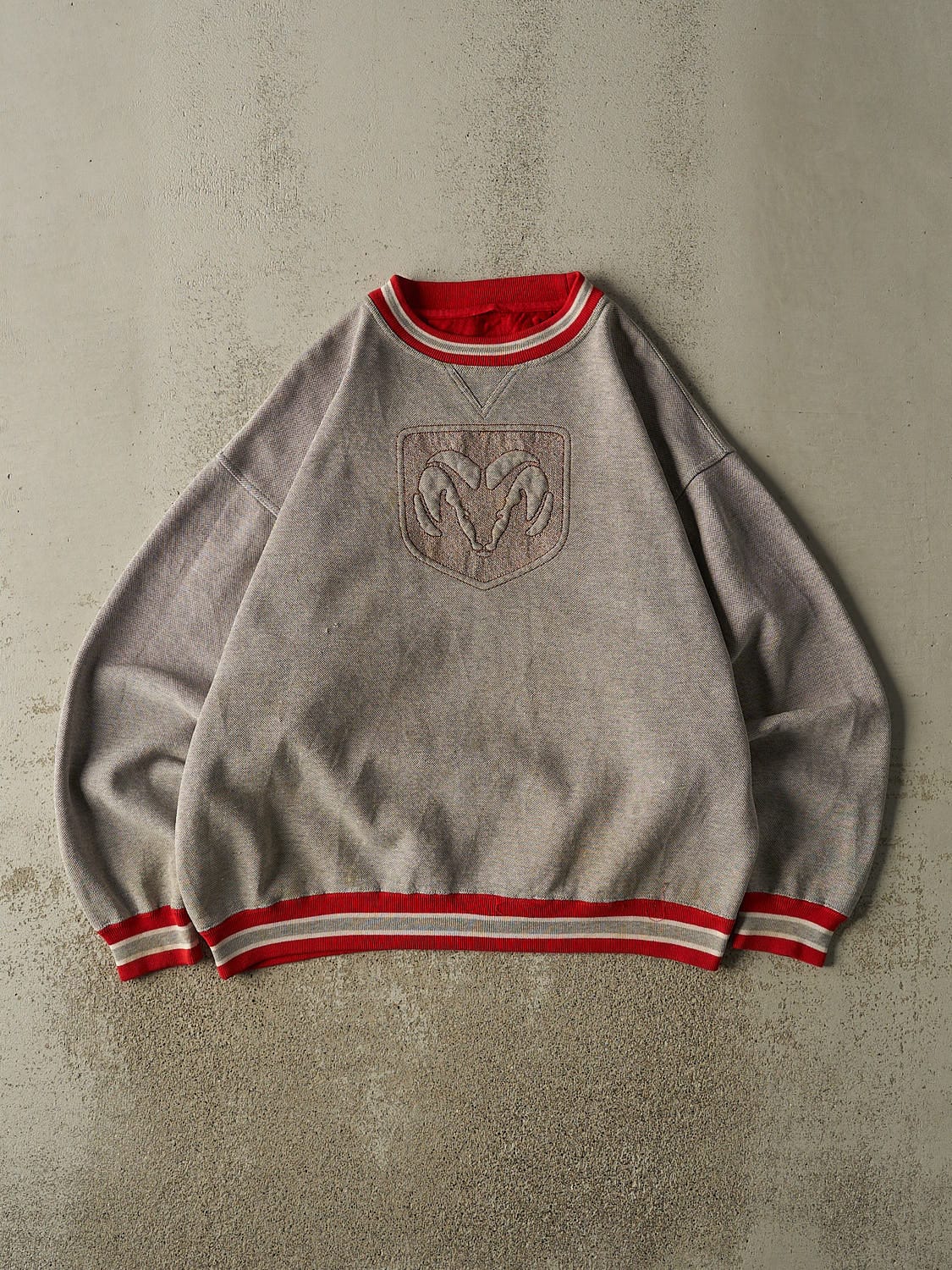 Vintage 90s Grey & Red Dodge Ram Embroidered Crewneck (L/XL)