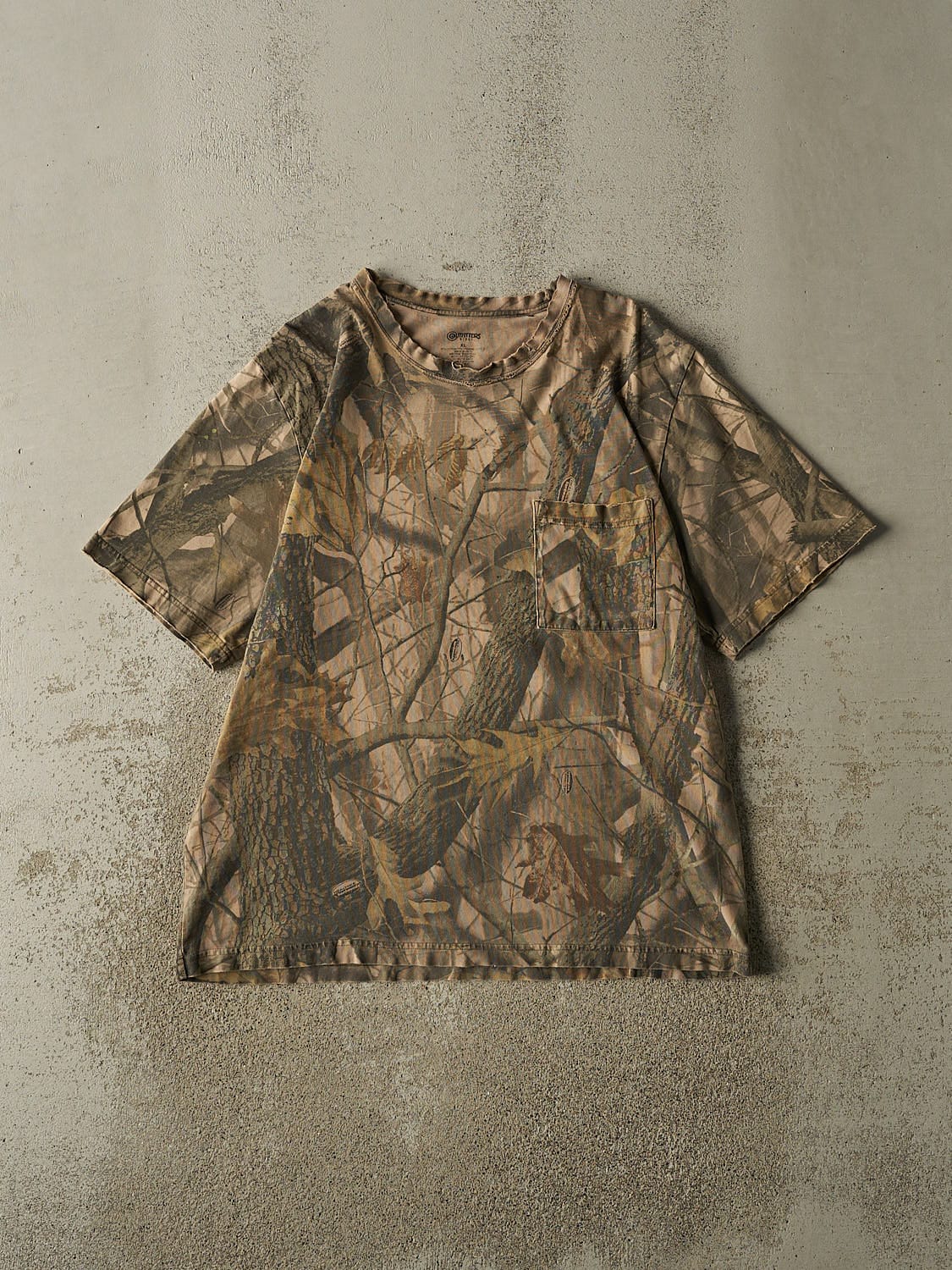 Vintage Y2K Camo Realtree Pocket Tee (L/XL)