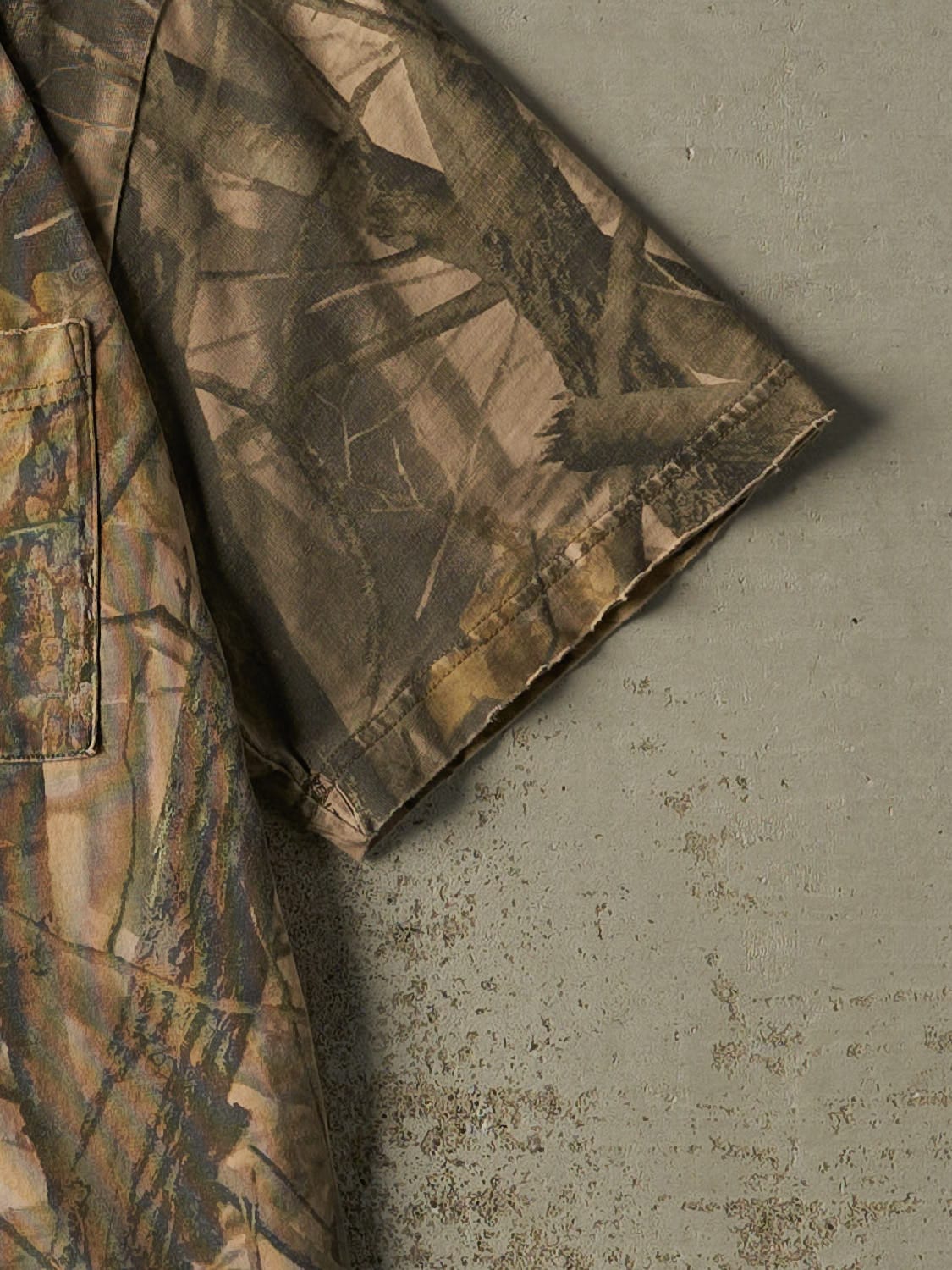 Vintage Y2K Camo Realtree Pocket Tee (L/XL)