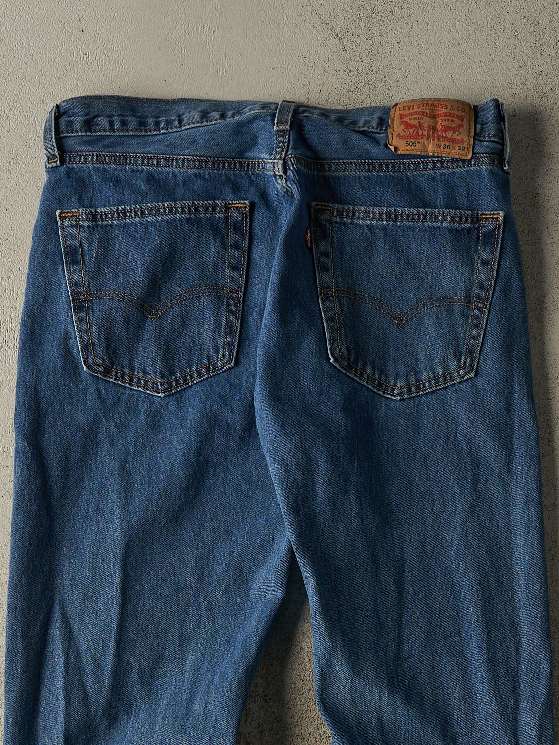 Vintage Y2K Dark Wash Levi's 505 Jeans (35x31)