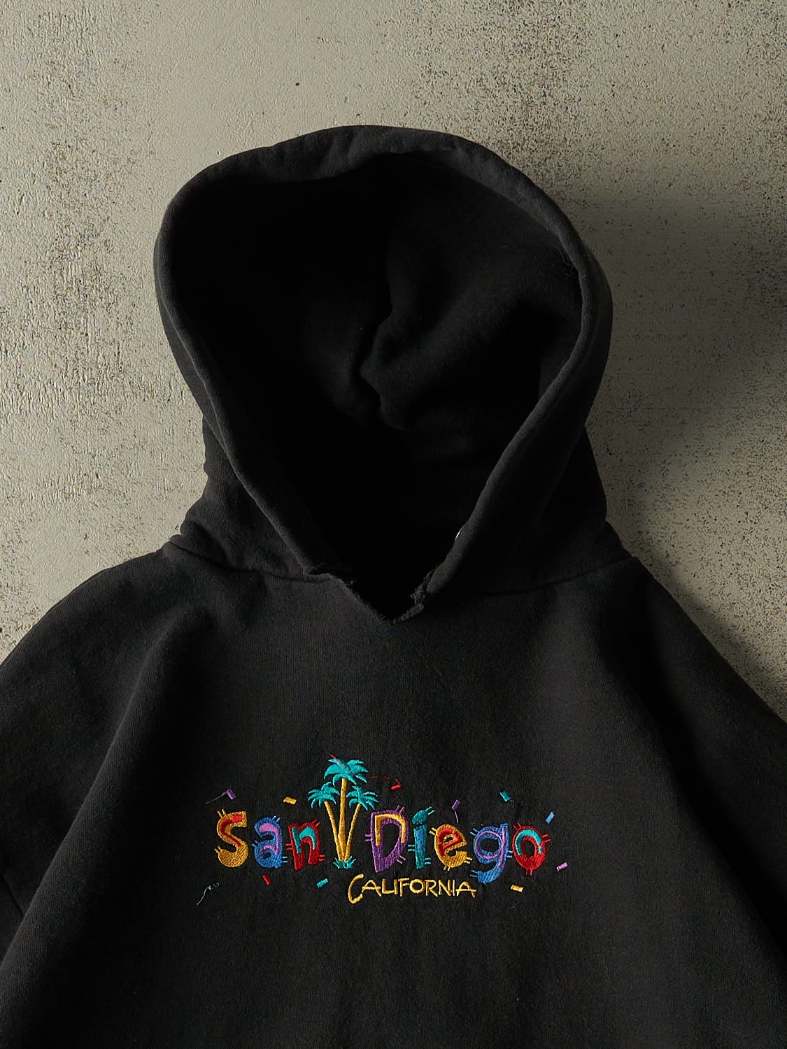 Vintage 90s Black San Diego California Embroidered Hoodie (L/XL)