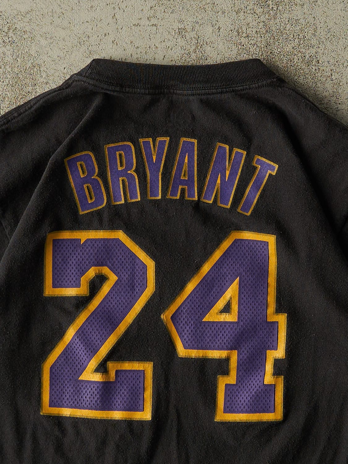 Vintage Y2K Faded Black Adidas Los Angeles Lakers #24 Kobe Bryant Tee (S/M)
