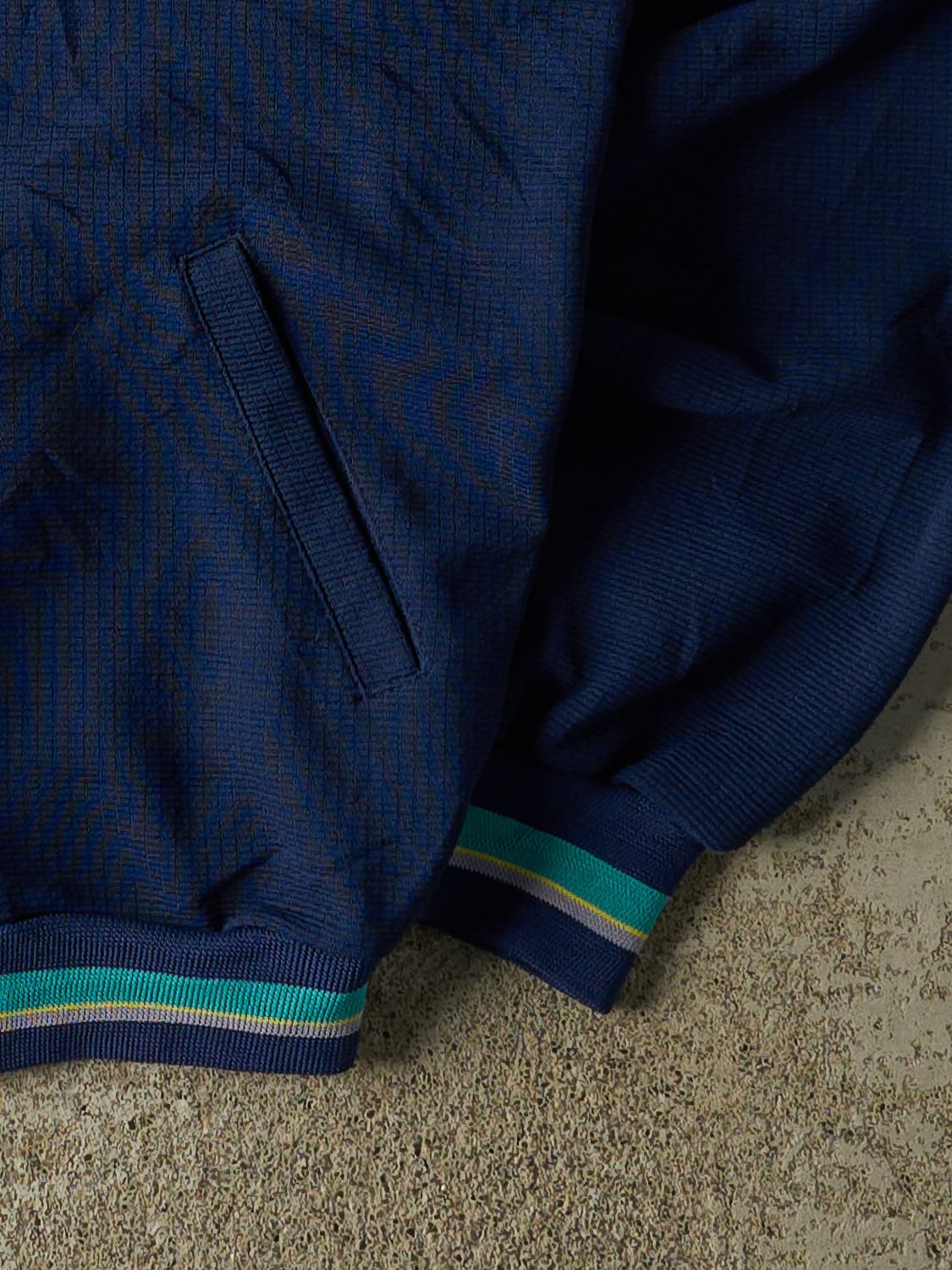Vintage Y2K Navy Blue Nike Striped Bomber Style Lightweight Jacket (M/L)