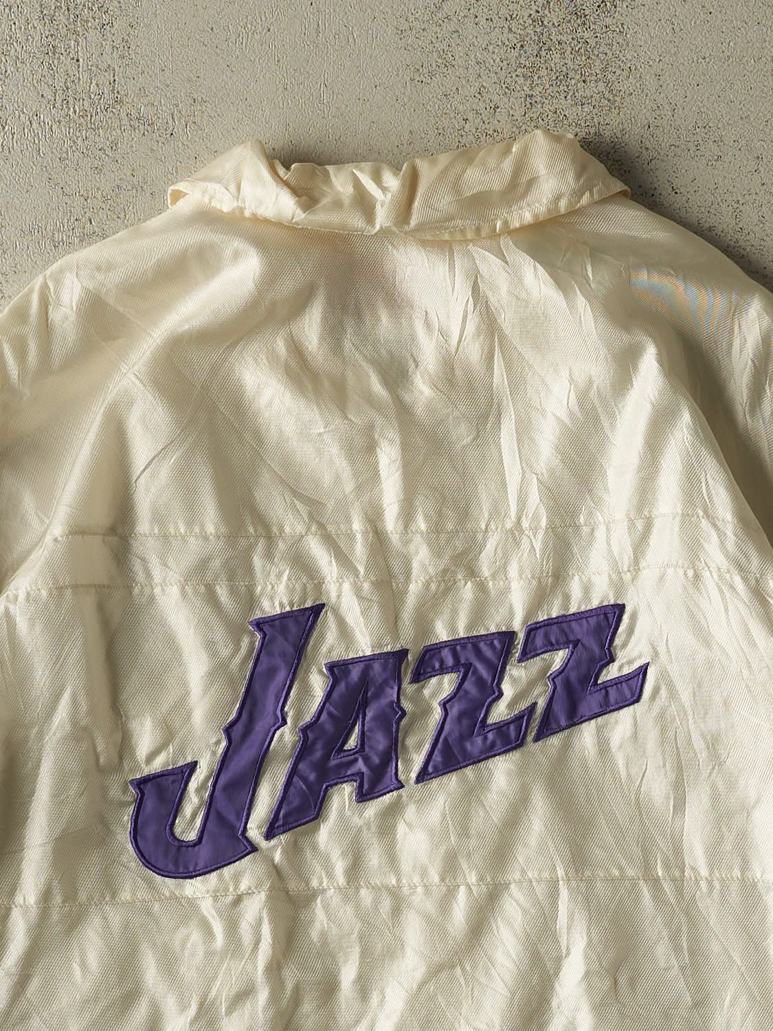 Vintage 90s White Utah Jazz Pro Player Windbreaker Jacket (L)