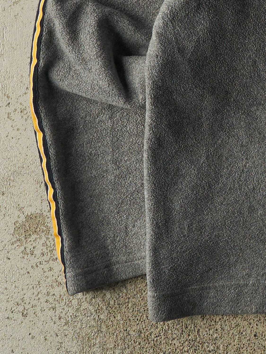 Vintage Y2K Grey Nautica Embroidered Fleece Longsleeve (XL/XXL)