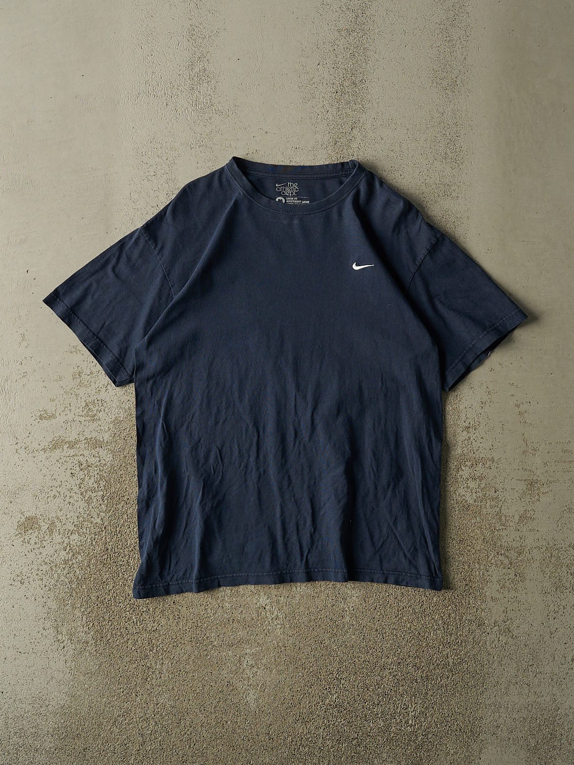Vintage Y2K Navy Blue Nike Swoosh Tee (L)