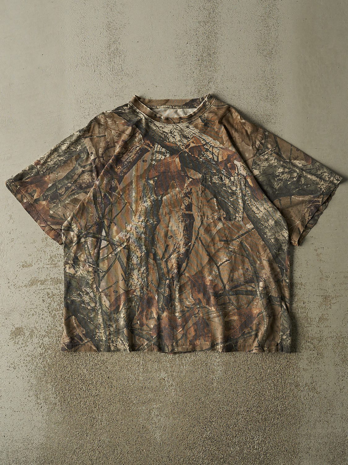 Vintage Y2K Camo Pocket Tee (XL)