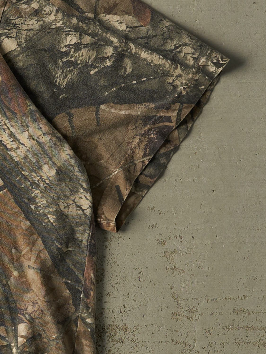 Vintage Y2K Camo Pocket Tee (XL)