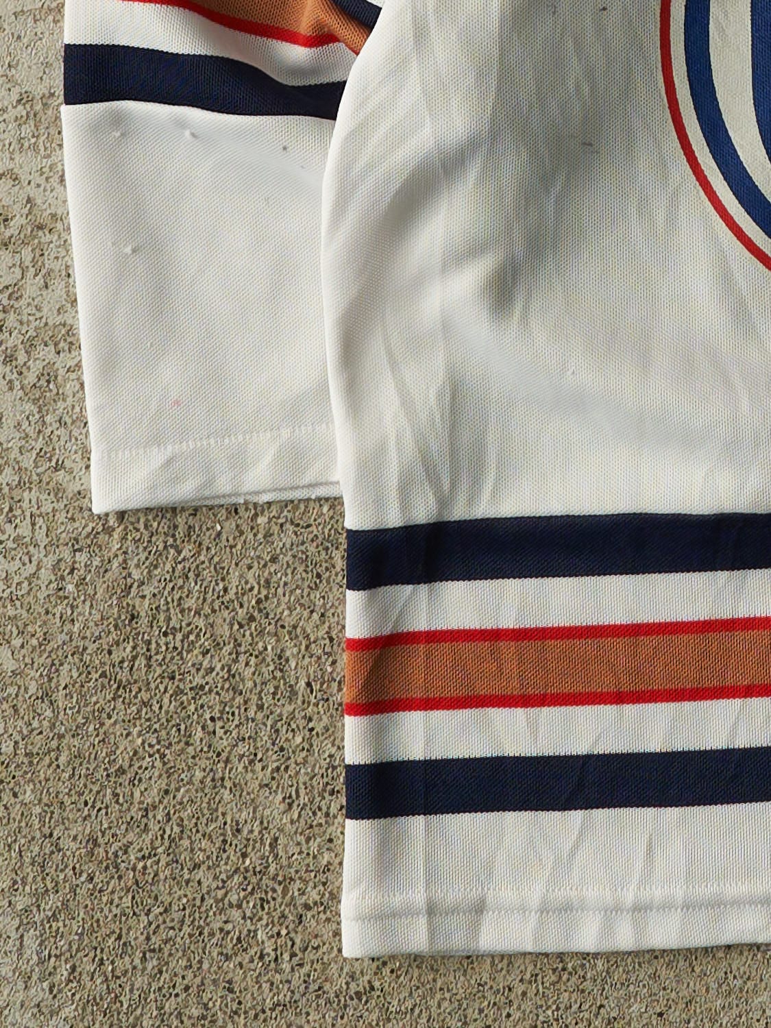 Vintage Y2K White Edmonton Oilers Hockey Jersey (S)