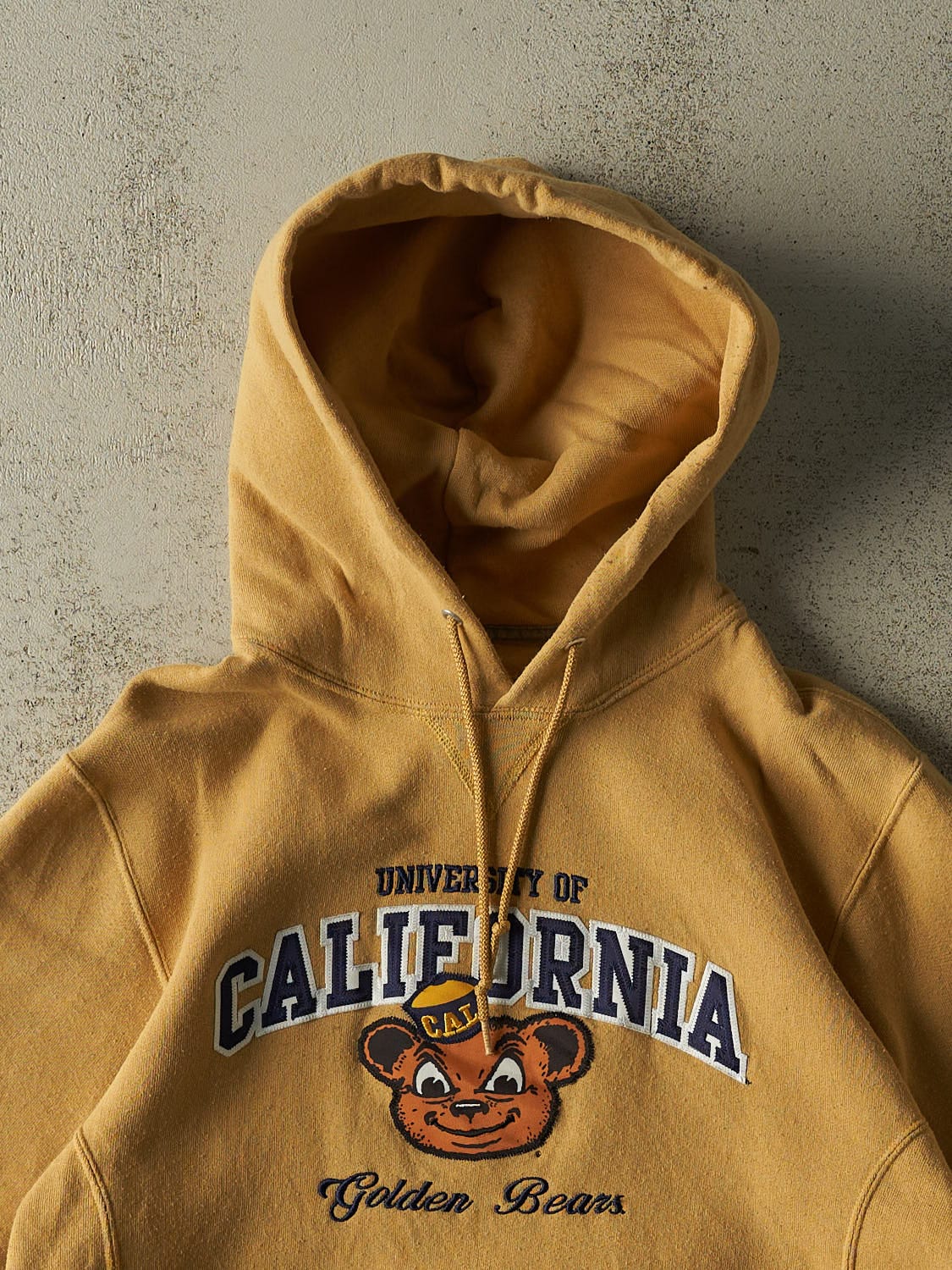 Vintage Y2K Beige Russell Athletic University of California Golden Bears Hoodie (M/L)