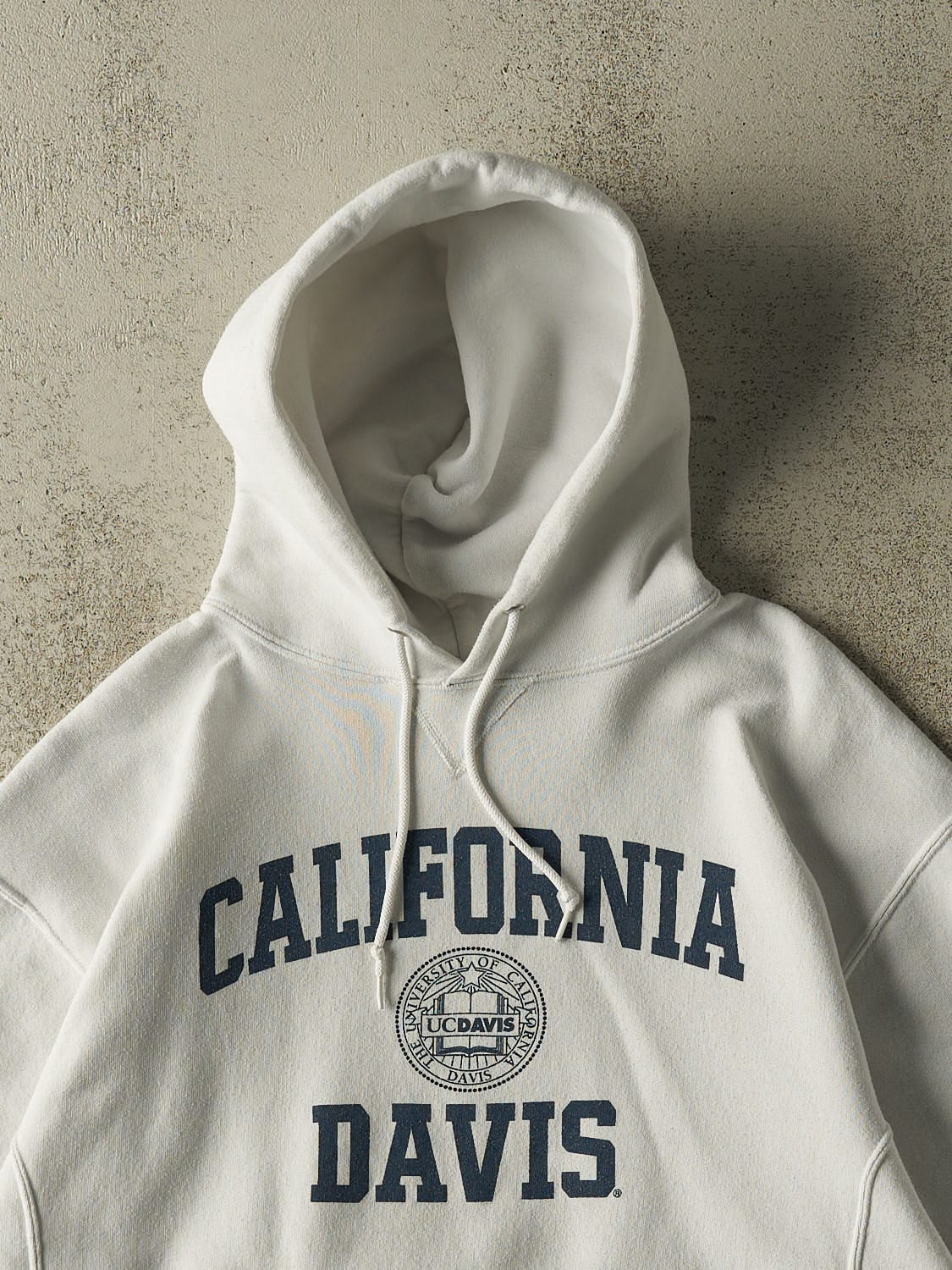 Vintage Y2K White Russell Athletic University of California Davis Hoodie (M/L)