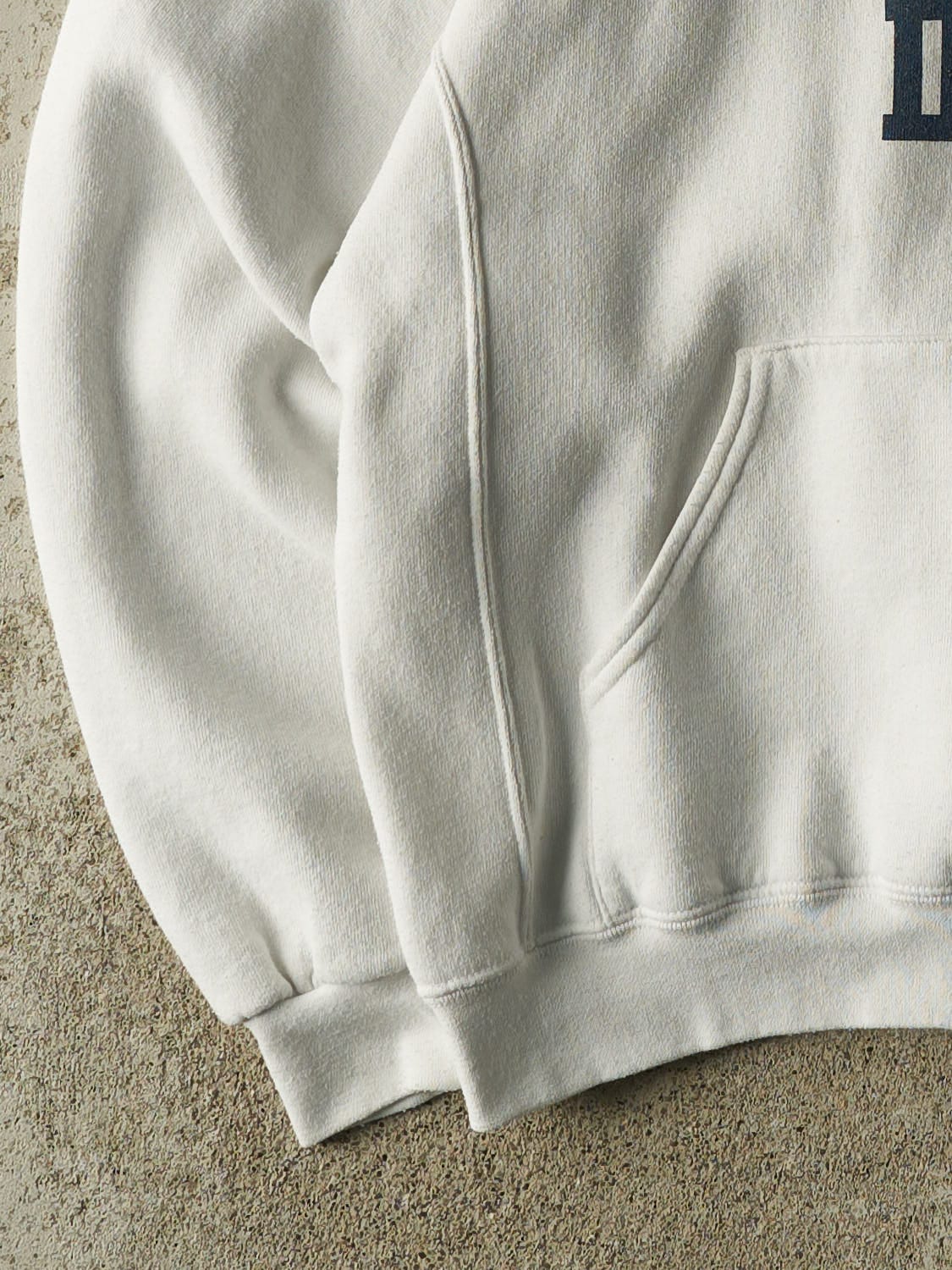 Vintage Y2K White Russell Athletic University of California Davis Hoodie (M/L)