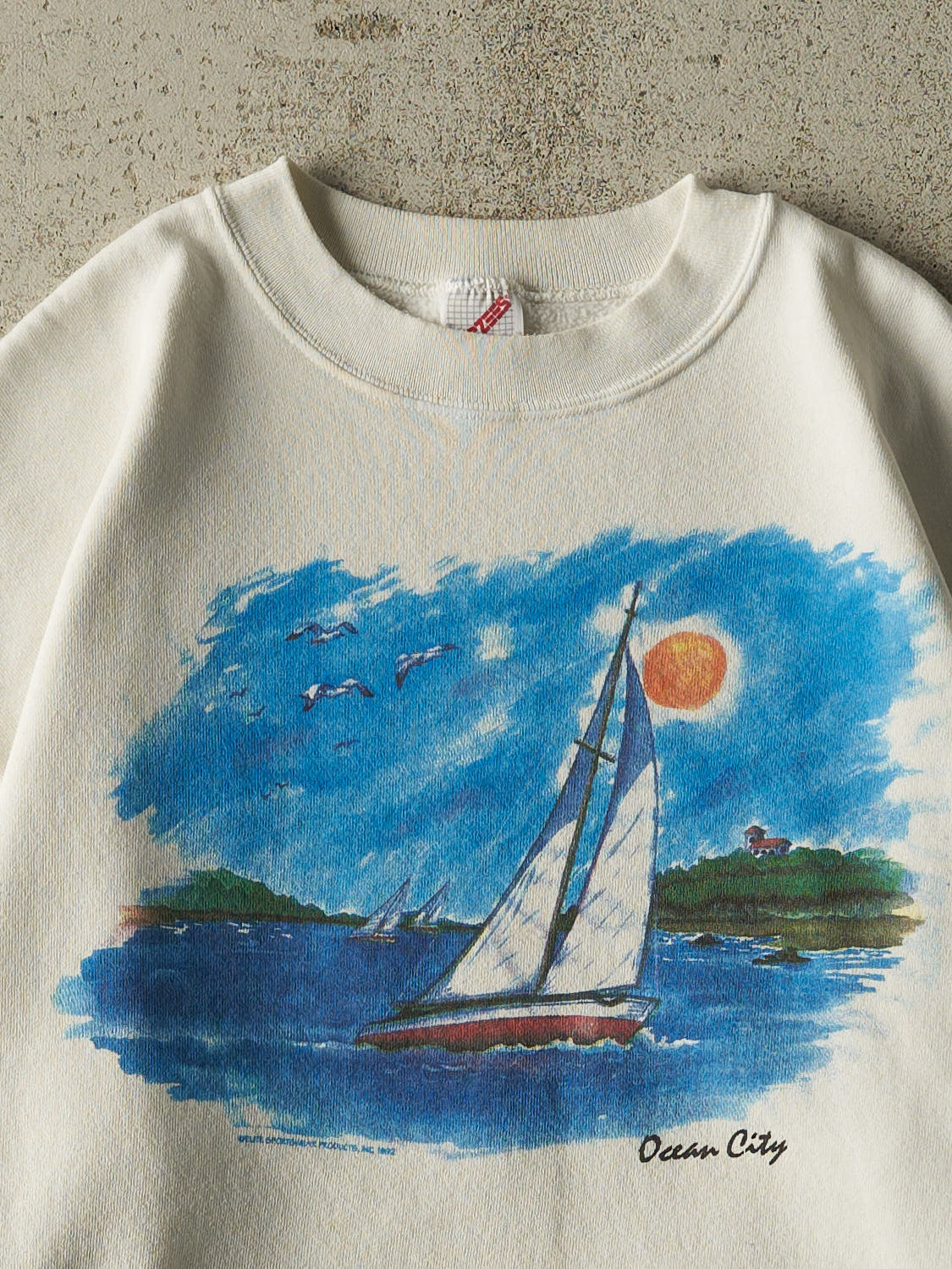 Vintage 92' White Ocean City MA Sailboat Art Crewneck (M/L)