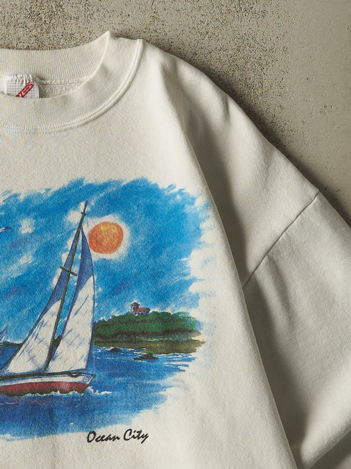 Vintage 92' White Ocean City MA Sailboat Art Crewneck (M/L)