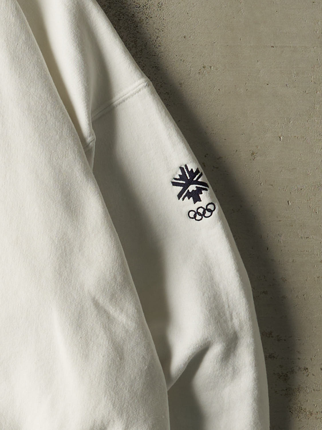 Vintage 02' White Salt Lake City Olympic Winter Games Crewneck (L/XL)