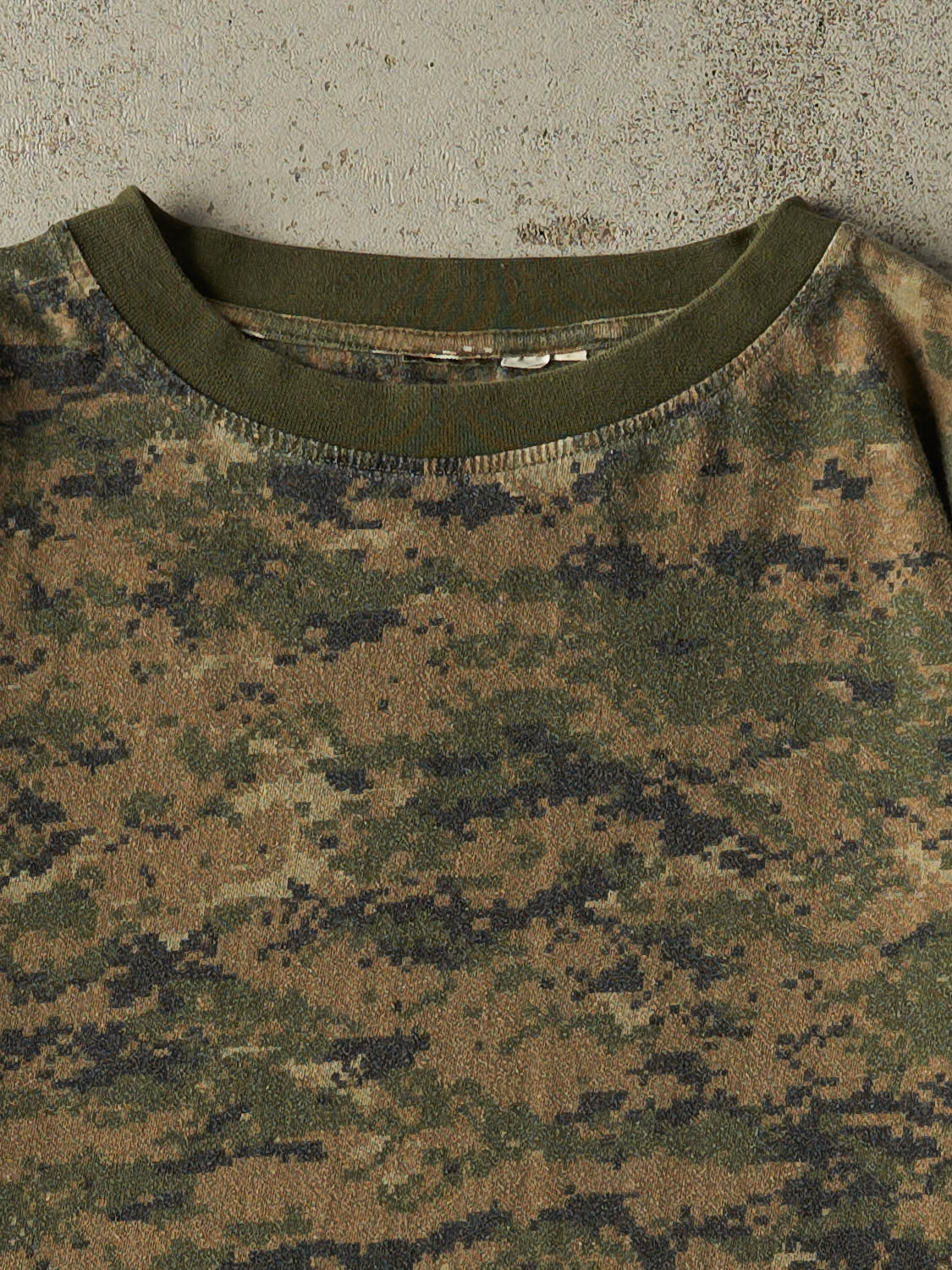 Vintage 90s Camo Blank Tee (M/L)