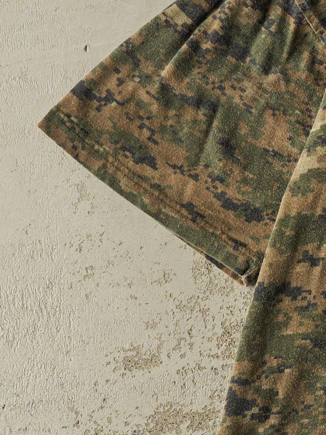 Vintage 90s Camo Blank Tee (M/L)