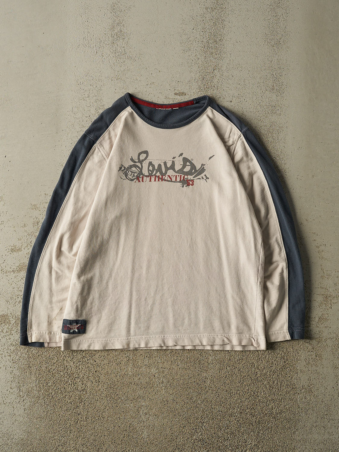 Vintage Y2K Beige Levi's Long Sleeve (M)