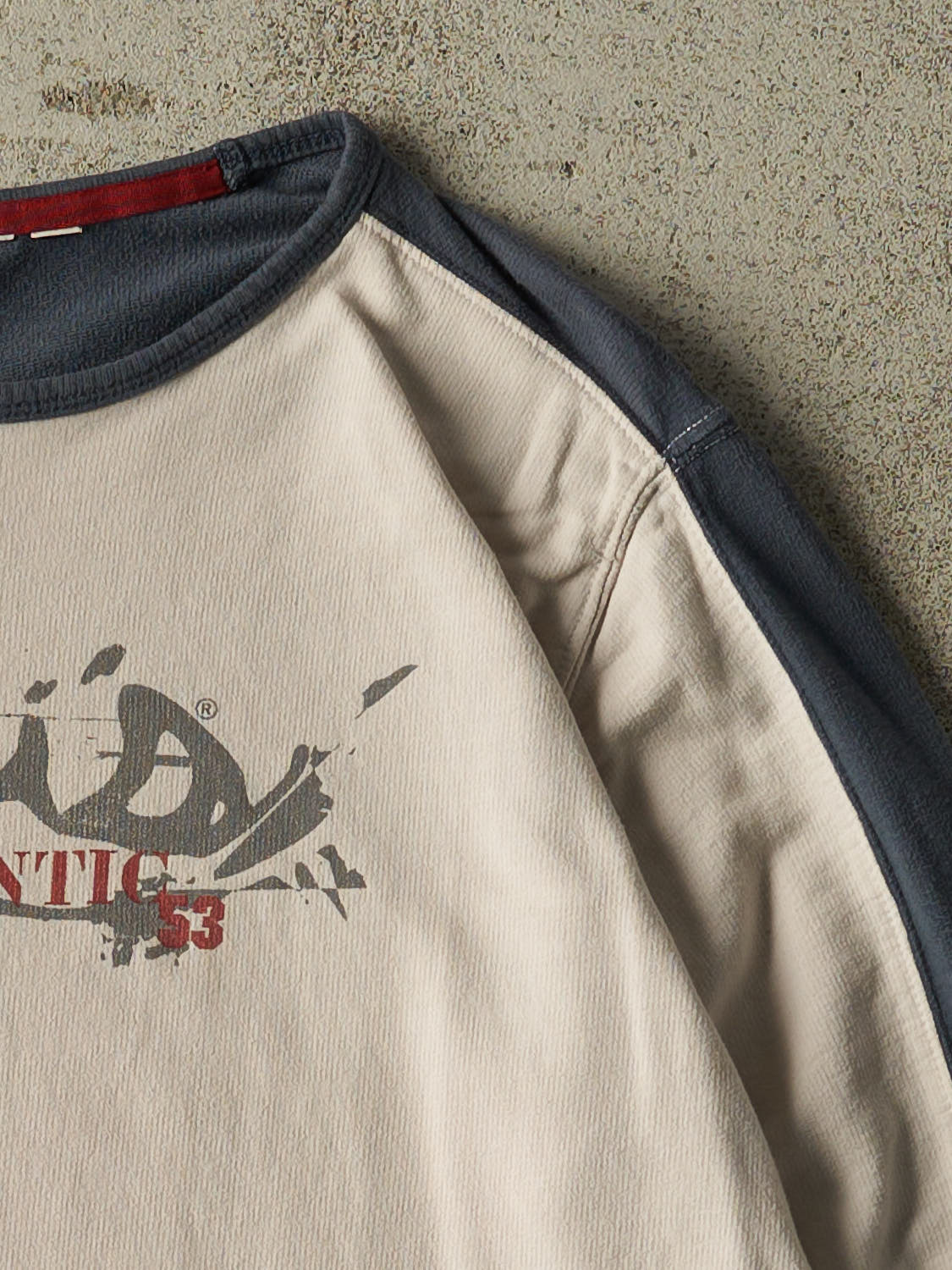 Vintage Y2K Beige Levi's Long Sleeve (M)