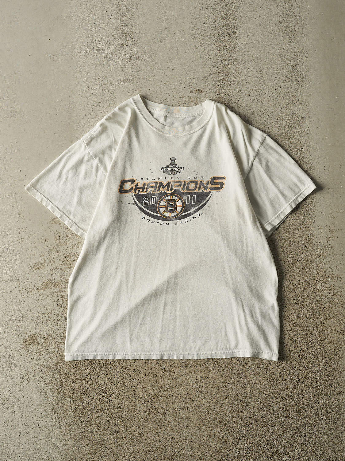 Vintage 11' White Boston Bruins Stanley Cup Champions Tee (M/L)