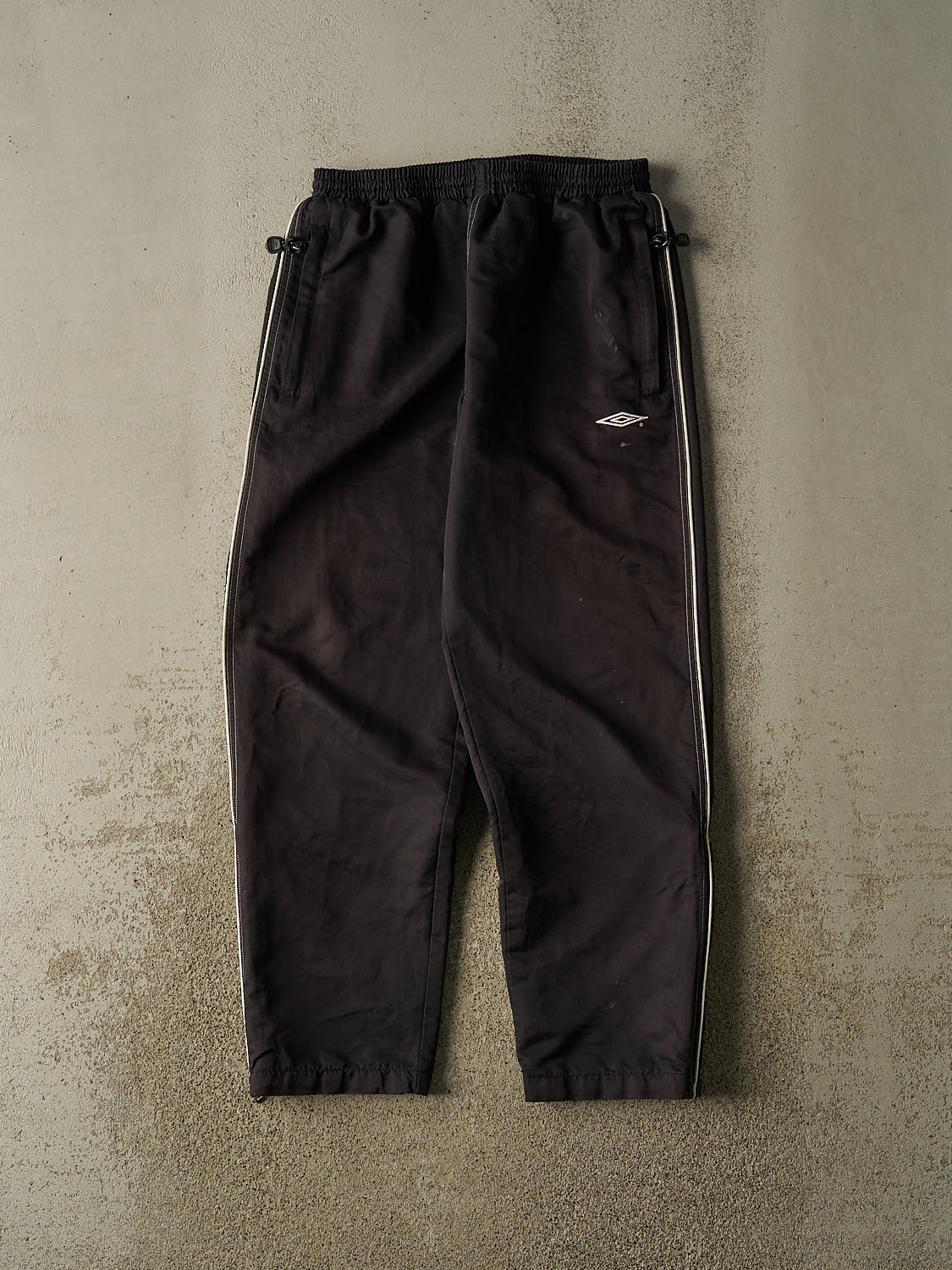 Vintage 90s Black Umbro Track Pants (30x28.5)